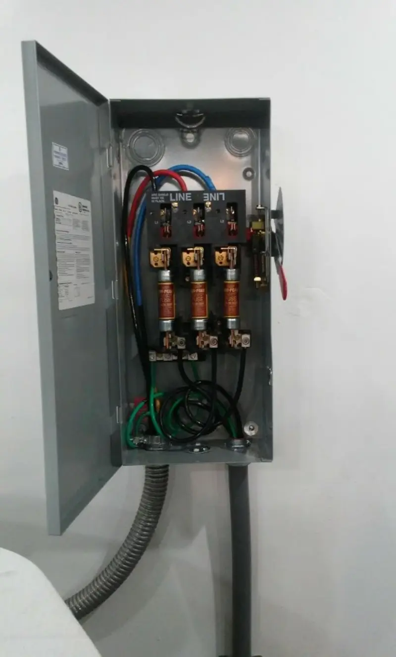 Three-phase disconnect switch installed for Electrical Wiring & Rewiring in El Dorado Springs